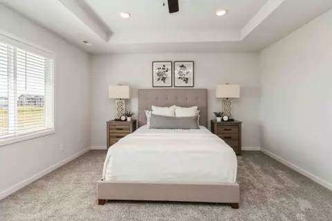 Bedroom - White Oak Ln, Granger, IA 50109 photo 7 of 9