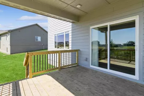 Exterior - White Oak Ln, Granger, IA 50109 photo 4 of 7