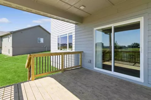 Exterior - White Oak Ln, Granger, IA 50109 photo 5 of 7