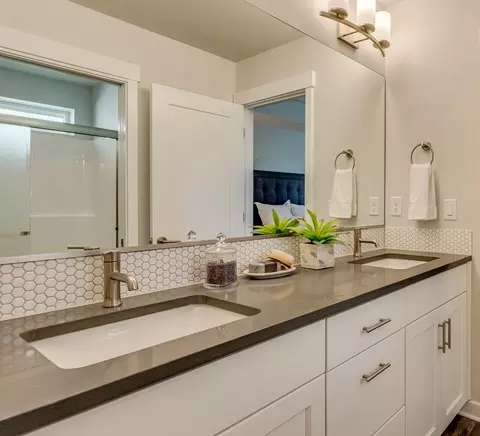 Bath - 60931 SE Ambassador Dr, Bend, OR 97702 photo 1 of 1
