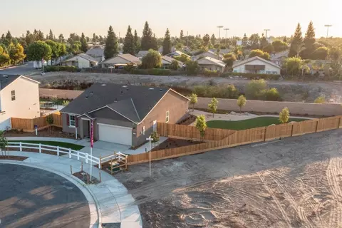 View/Area - 588 Burnett Ave, Chowchilla, CA 93610 photo 1 of 8