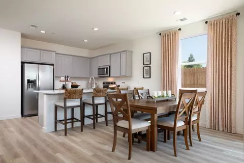 Dining - 588 Burnett Ave, Chowchilla, CA 93610 photo 2 of 5