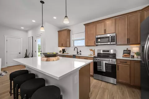 Kitchen - 101 Florence Cv, Burns, TN 37029 photo 4 of 4