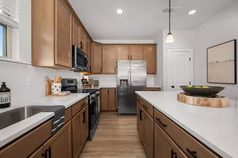 Kitchen - 101 Florence Cv, Burns, TN 37029 photo 3 of 4