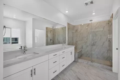 Bath - 474 Citrus Oak Rd, Glendora, CA 91740 photo 1 of 2