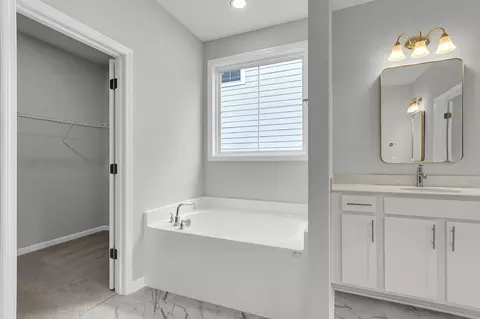 Bath - 714 Alma Square Dr, Moncks Corner, SC 29461 photo 3 of 8
