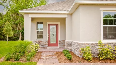 Exterior - 14055 Spring Hill Dr, Spring Hill, FL 34609 photo 7 of 12