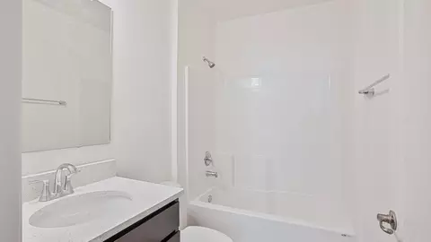 Bath - 14055 Spring Hill Dr, Spring Hill, FL 34609 photo 1 of 10