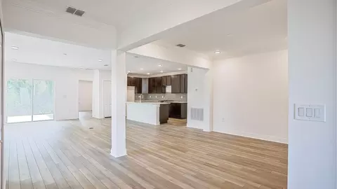 Living - 14055 Spring Hill Dr, Spring Hill, FL 34609 photo 2 of 8