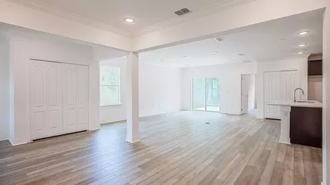 Living - 14055 Spring Hill Dr, Spring Hill, FL 34609 photo 2 of 5