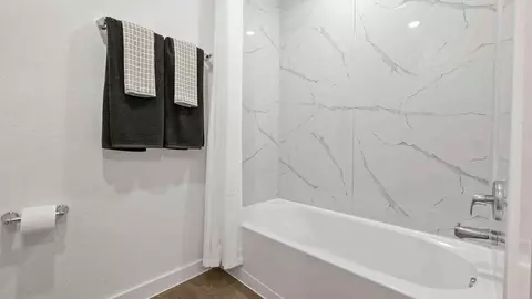 Bath - 10634 River Breeze Dr, Beasley, TX 77417 photo 5 of 8