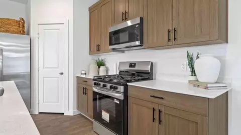 Kitchen - 10634 River Breeze Dr, Beasley, TX 77417 photo 4 of 5