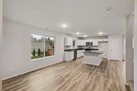 Living - 32309 Bryant Rd, Sultan, WA 98294 photo 2 of 5