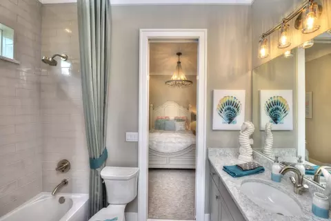Bath - 18477 Foxtail Loop, Venice, FL 34293 photo 3 of 3
