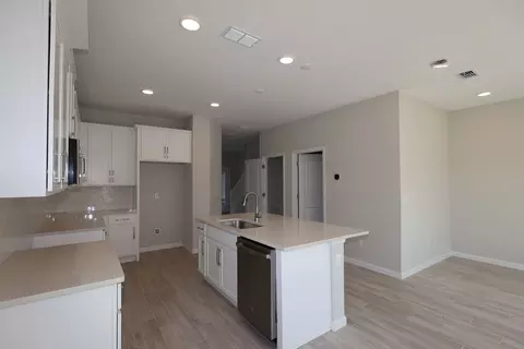 Kitchen - 1338 Mount Royal Dr, Saint Cloud, FL 34771 photo 3 of 8