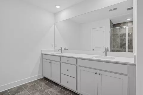 Bath - 120 Rope Mill Ct, Canton, GA 30115 photo 1 of 5