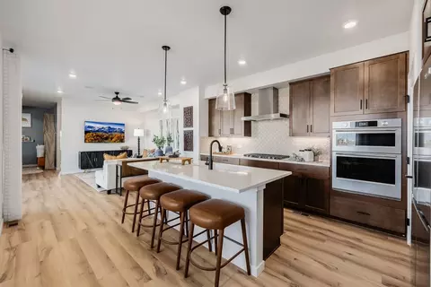 Kitchen - 20761 E 57th Ave, Aurora, CO 80019 photo 4 of 12