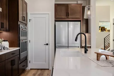 Kitchen - 20761 E 57th Ave, Aurora, CO 80019 photo 11 of 12