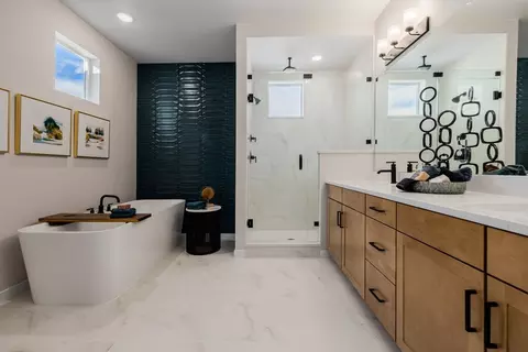 Bath - 20761 E 57th Ave, Aurora, CO 80019 photo 3 of 4
