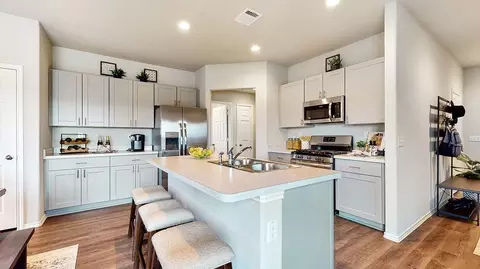 Kitchen - 1121 Saddle Dr, Guthrie, OK 73044 photo 2 of 6