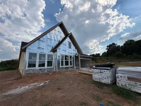 29 Bobwhite Ct, Hoschton, GA 30548