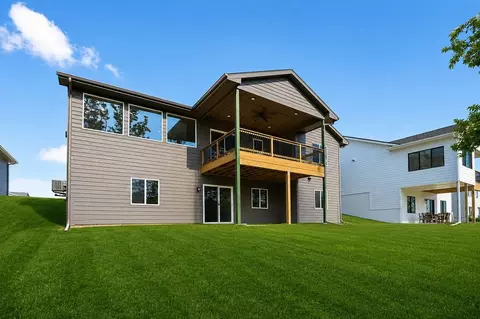 Exterior - White Oak Ln, Granger, IA 50109 photo 5 of 6