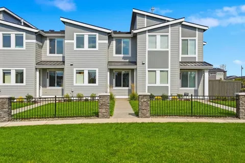 4268 SE Century Blvd, Hillsboro, OR 97123