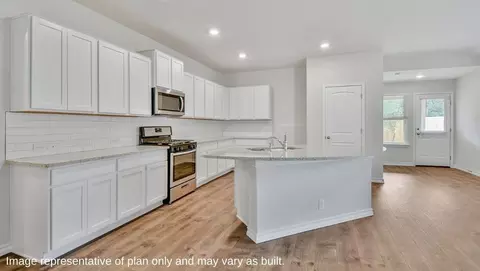 Kitchen - 12568 Thyme Pass, Converse, TX 78109 photo 2 of 6