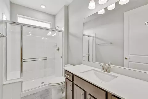 Bath - 957 Andrews Crest Dr, Berthoud, CO 80513 photo 1 of 5