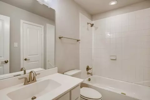 Bath - 4801 Triadic Ln, Prosper, TX 75078 photo 3 of 10