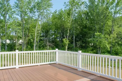 421 Bordeaux Blvd, Broadview Heights, OH 44147