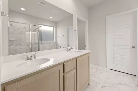 Bath - 111 Aston Way, Terrell, TX 75160 photo 2 of 13