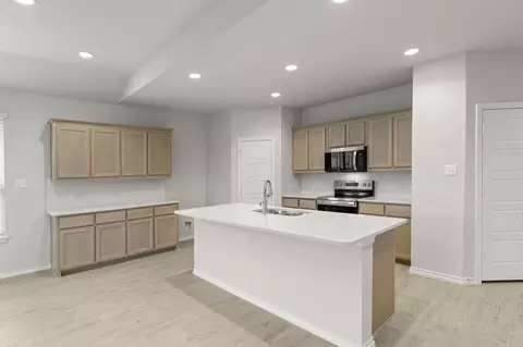 Kitchen - 111 Aston Way, Terrell, TX 75160 photo 2 of 5