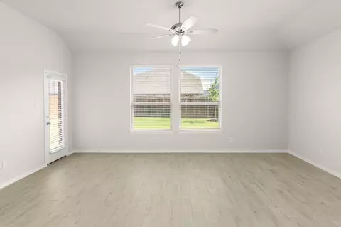 Living - 111 Aston Way, Terrell, TX 75160 photo 3 of 5