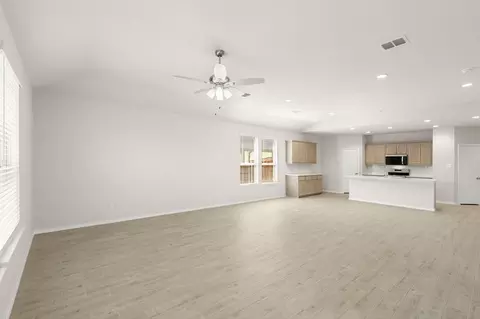 Living - 111 Aston Way, Terrell, TX 75160 photo 4 of 5