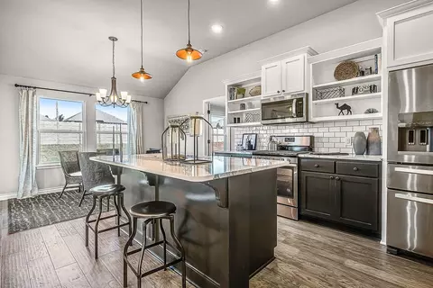 Kitchen - Woodrock St., Harrah, OK 73045 photo 3 of 5