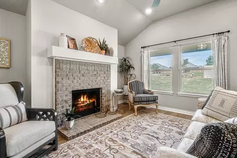 Living - Woodrock St., Harrah, OK 73045 photo 1 of 5