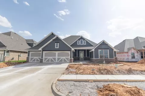 824 Peony Pl, Edmond, OK 73034