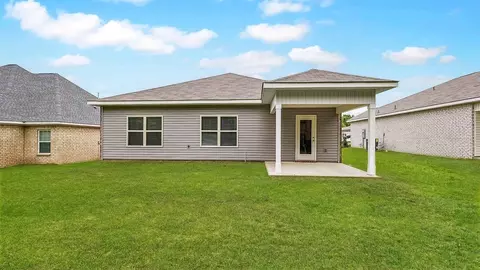 Exterior - 5025 Fox Glen Dr, Jackson, MS 39212 photo 6 of 14