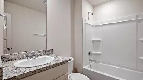 Bath - 5025 Fox Glen Dr, Jackson, MS 39212 photo 3 of 6