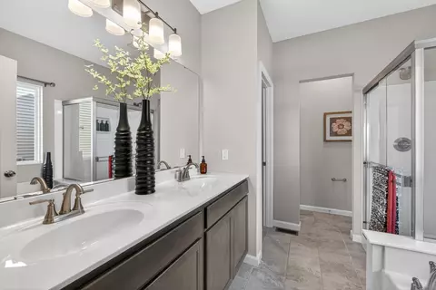 Bath - 101 River Wind Dr, Saint Charles, MO 63301 photo 2 of 4