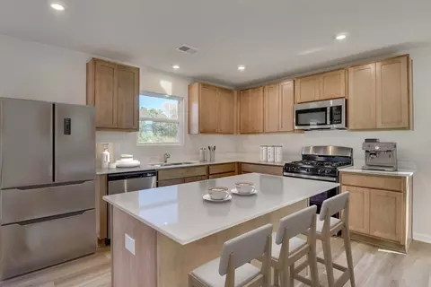 239 Kingfield Dr, Hopkins, SC 29061
