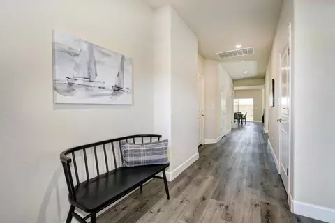 Entry Way - 928 Norman Rd, Galt, CA 95632 photo 3 of 8