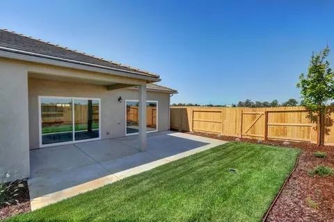 Exterior - 928 Norman Rd, Galt, CA 95632 photo 6 of 26