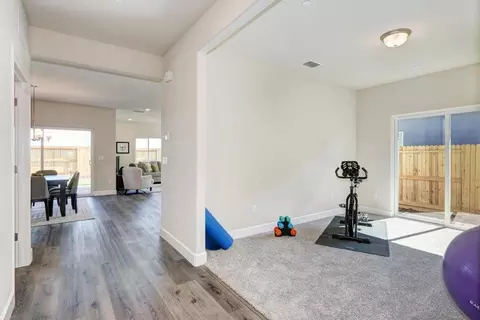Entry Way - 928 Norman Rd, Galt, CA 95632 photo 5 of 8