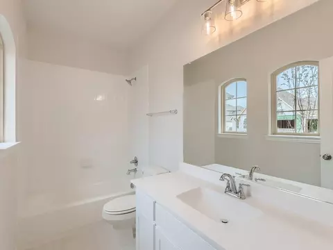 Bath - 11436 Wulstone Rd, Haslet, TX 76052 photo 4 of 10