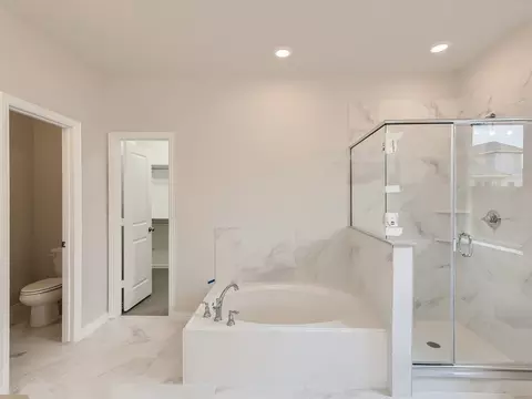 Bath - 11436 Wulstone Rd, Haslet, TX 76052 photo 2 of 10