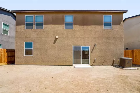 Exterior - 3945 E Oakridge Ave, Visalia, CA 93292 photo 9 of 26