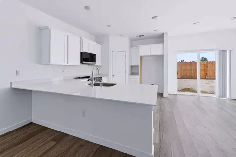 Other - 3945 E Oakridge Ave, Visalia, CA 93292 photo 2 of 11