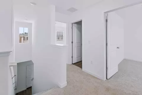 Entry Way - 3945 E Oakridge Ave, Visalia, CA 93292 photo 1 of 2